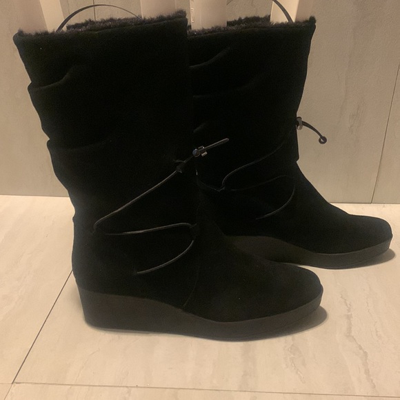 H by Halston Women's Black Leather Comfy Helled Boots Size 10M - Picture 3 of 12
